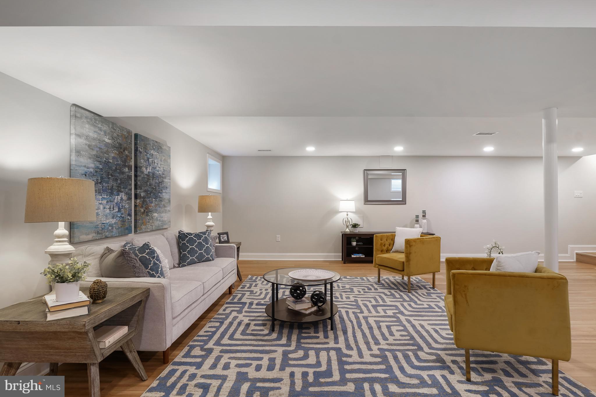 MONTGOMERY SQUARE - Residential