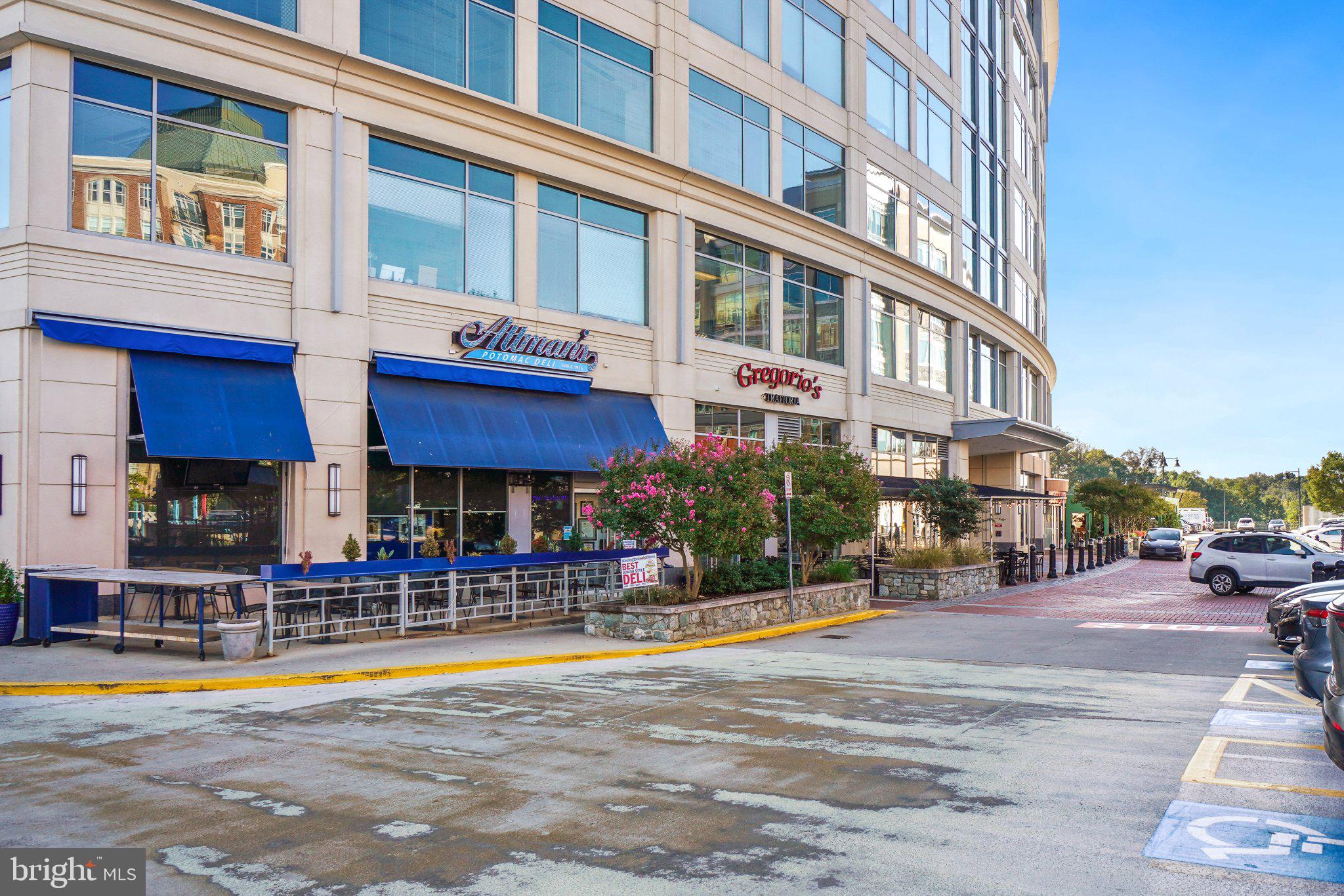 MONTGOMERY SQUARE - Residential