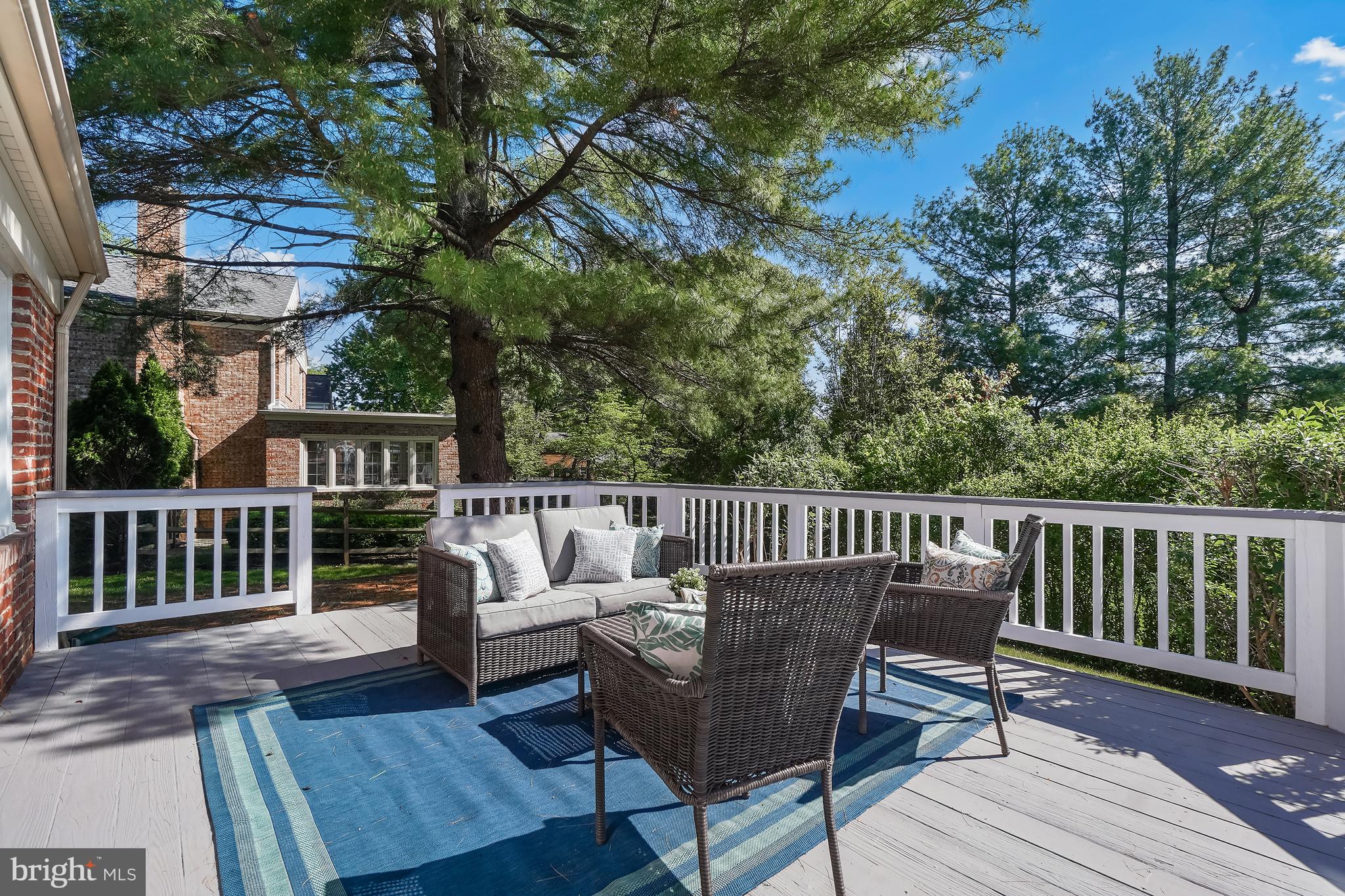 MONTGOMERY SQUARE - Residential