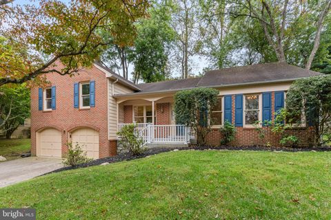 Photo of 612 Kemp Mill Forest Drive, SILVER SPRING, MD 20902 (MLS # MDMC2194964)