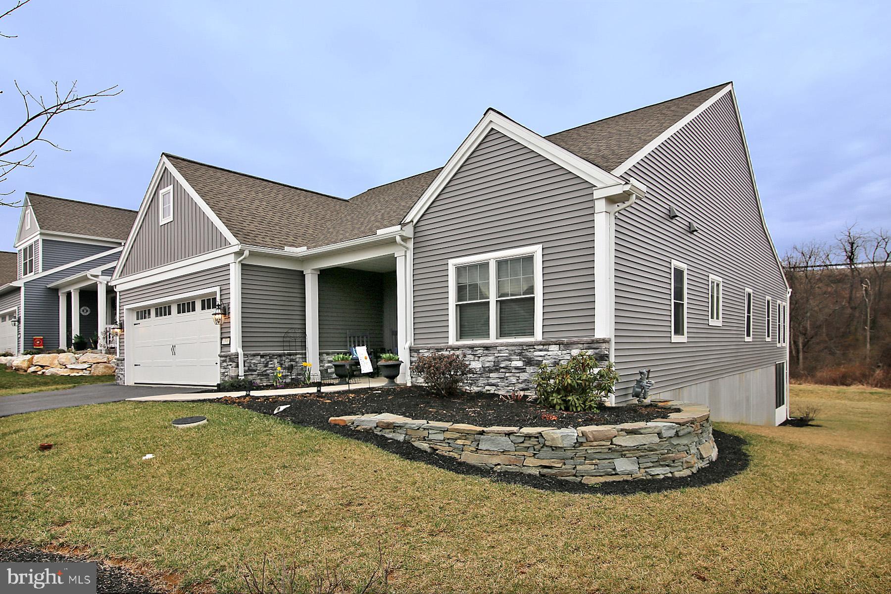 1098 ALDEN WAY