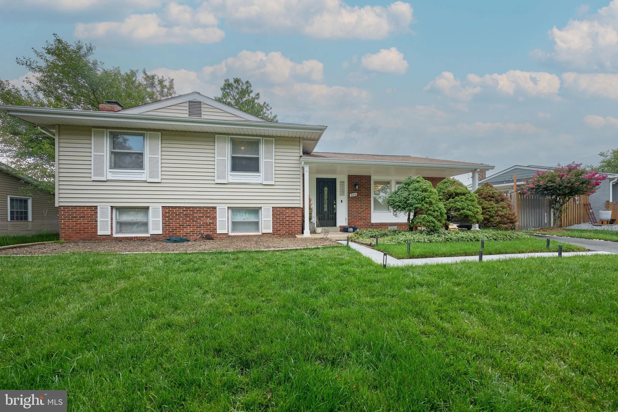 909 N Vernon Street, Sterling, VA, 20164
