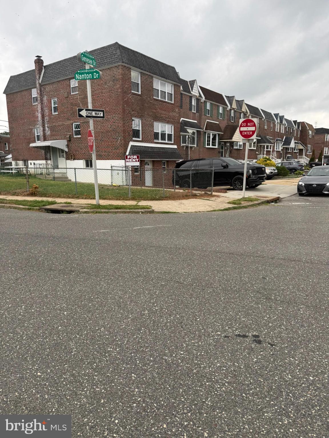 3658 GENESEE DRIVE