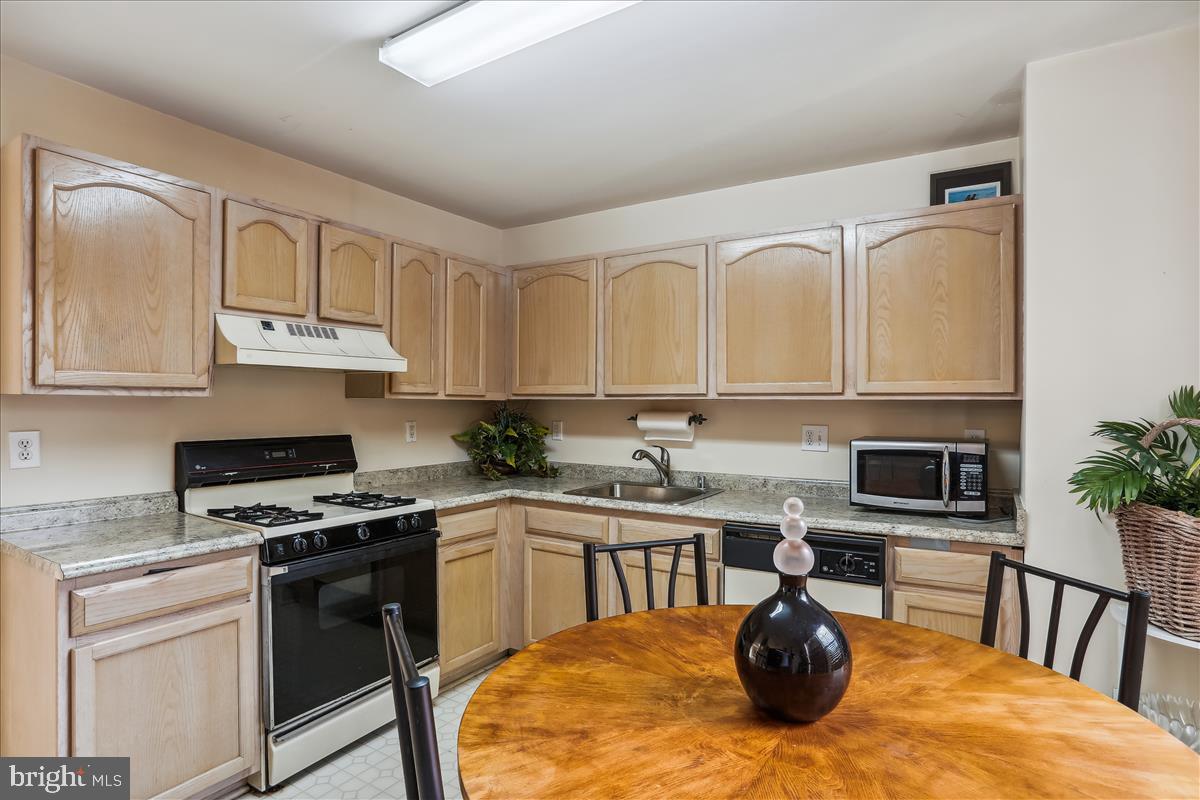 KINGS POINT - Residential