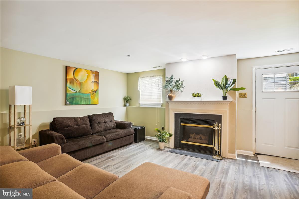 KINGS POINT - Residential