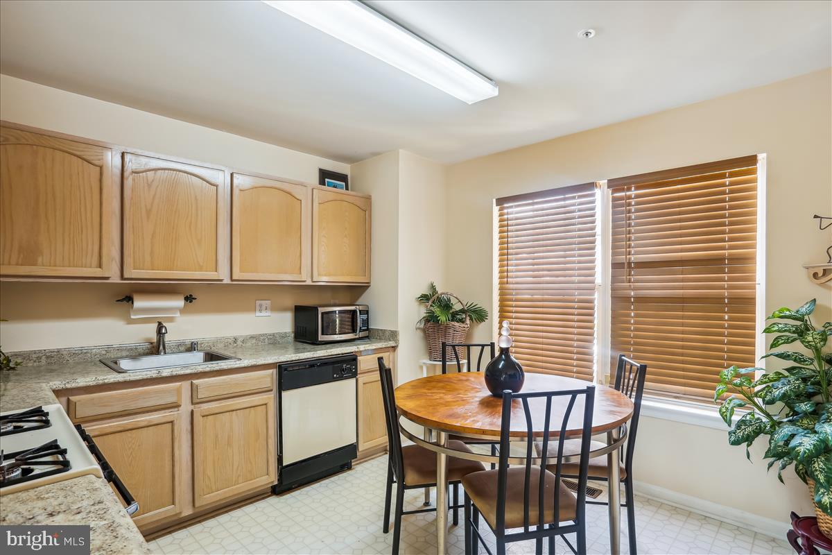 KINGS POINT - Residential