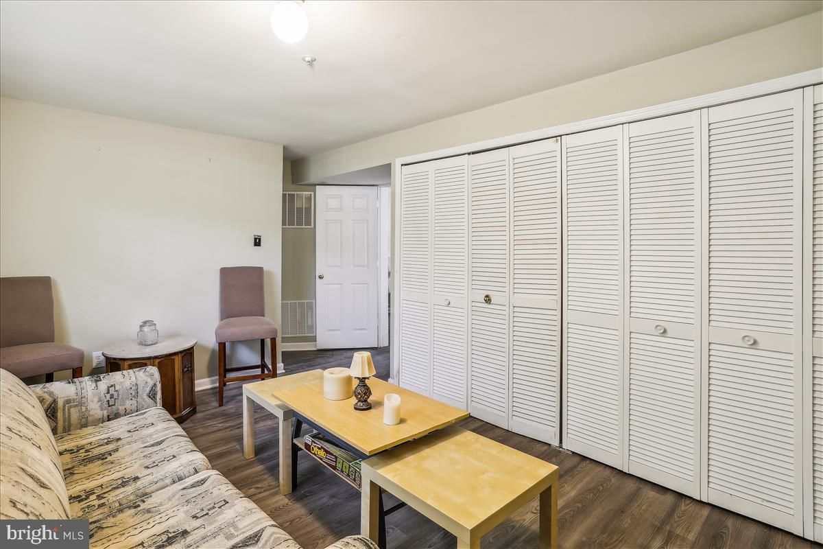 KINGS POINT - Residential