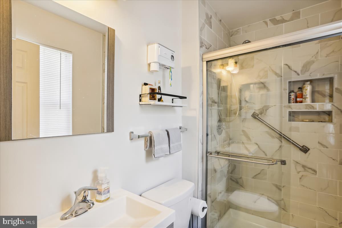 KINGS POINT - Residential