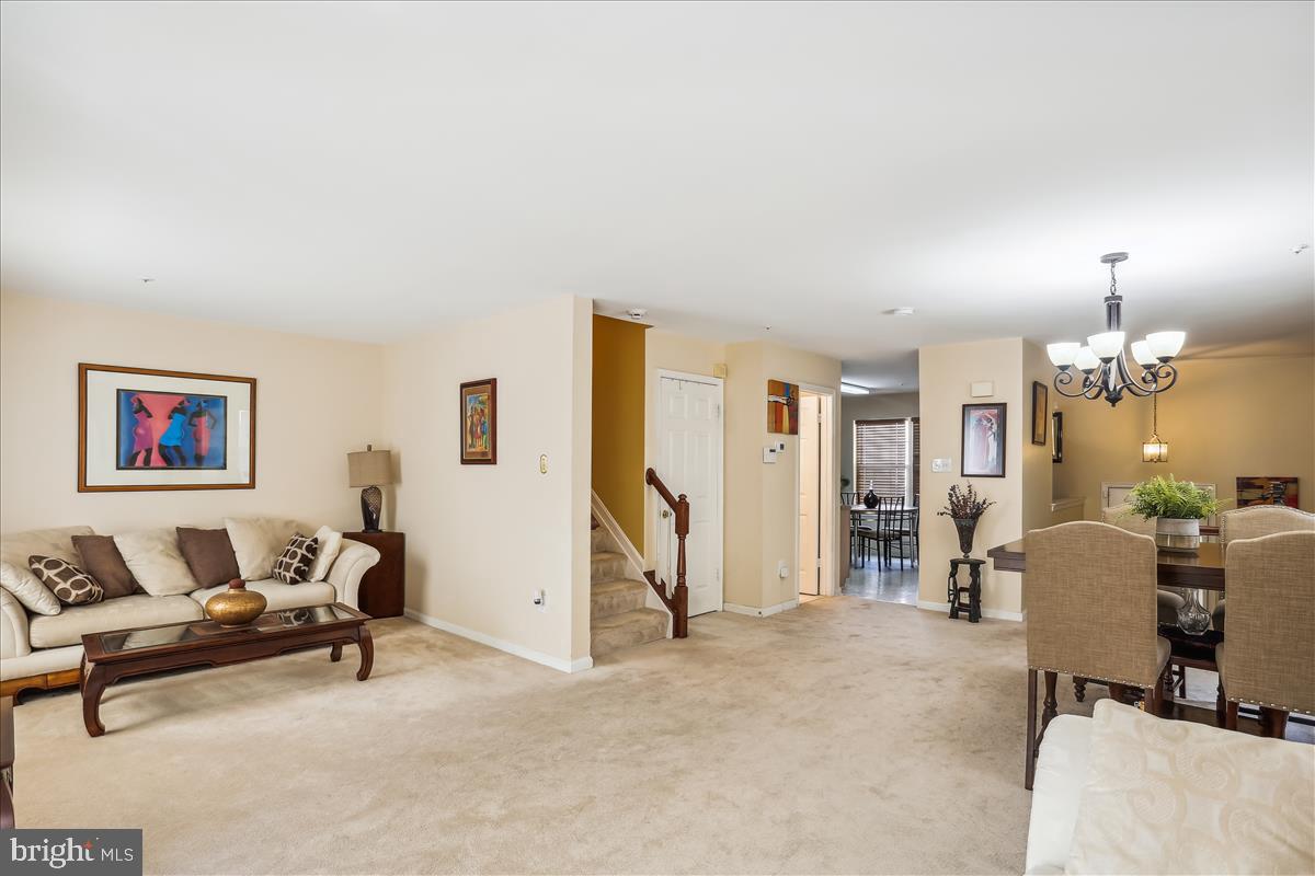 KINGS POINT - Residential