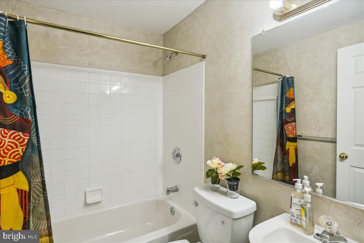 KINGS POINT - Residential