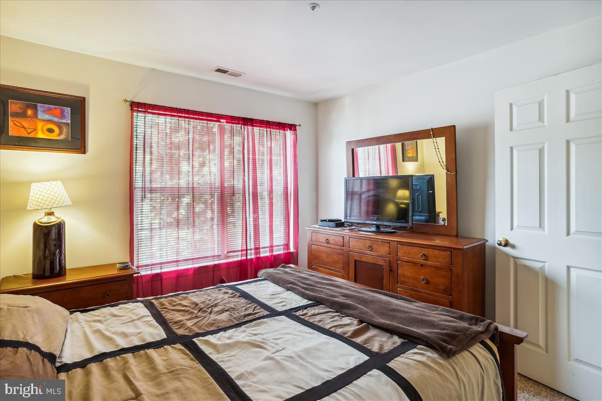 KINGS POINT - Residential