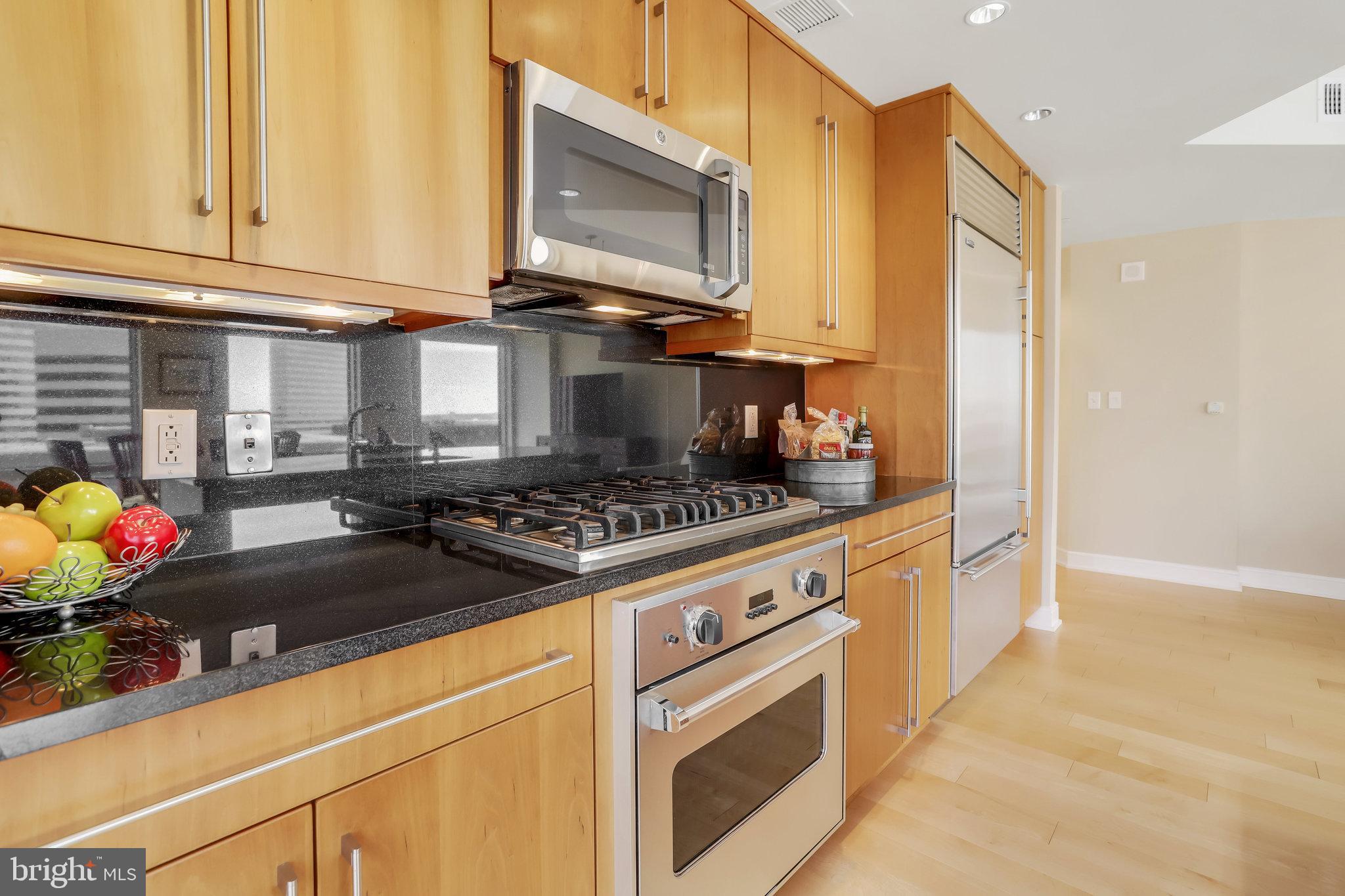 1111 19TH STREET N 2007