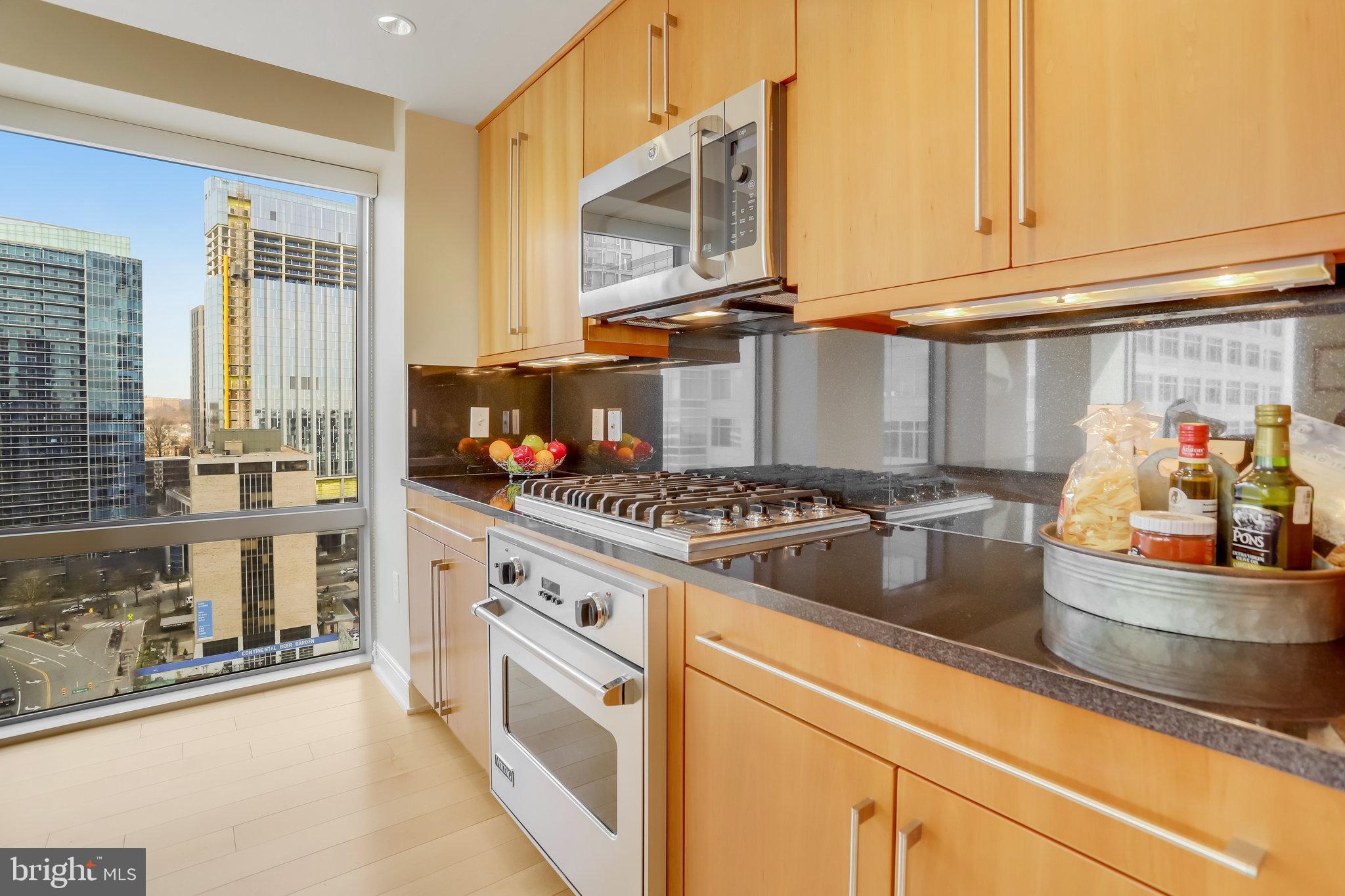 1111 19TH STREET N 2007