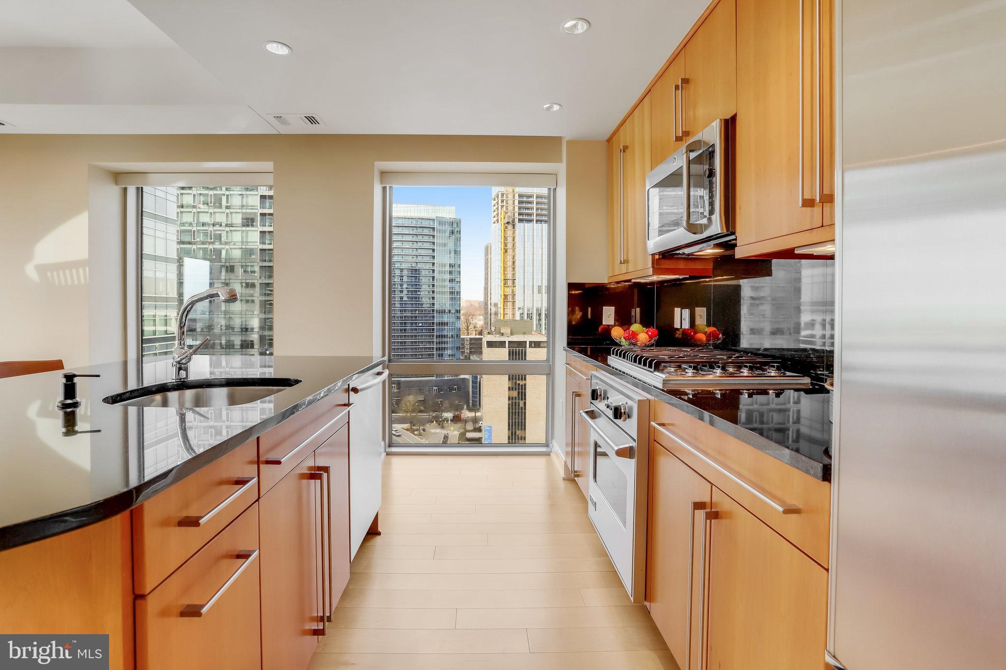 1111 19TH STREET N 2007