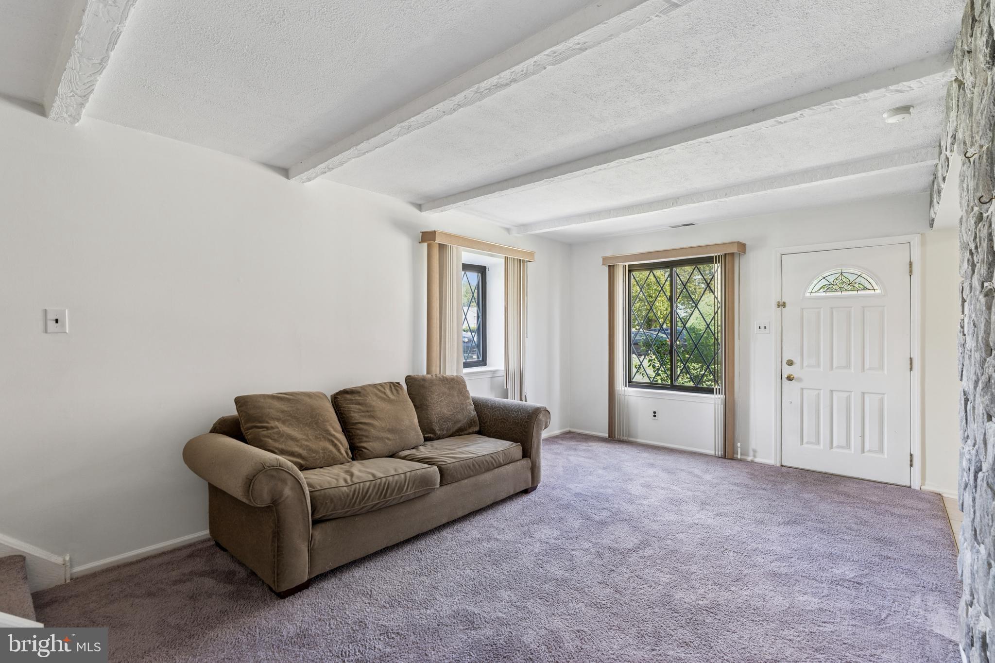 5200 HILLTOP DRIVE J18