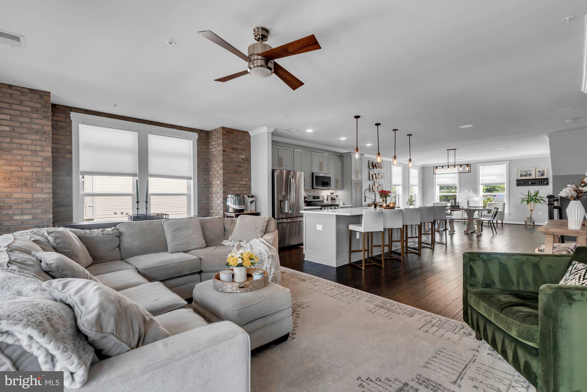 ADMIRALS SQUARE - Residential