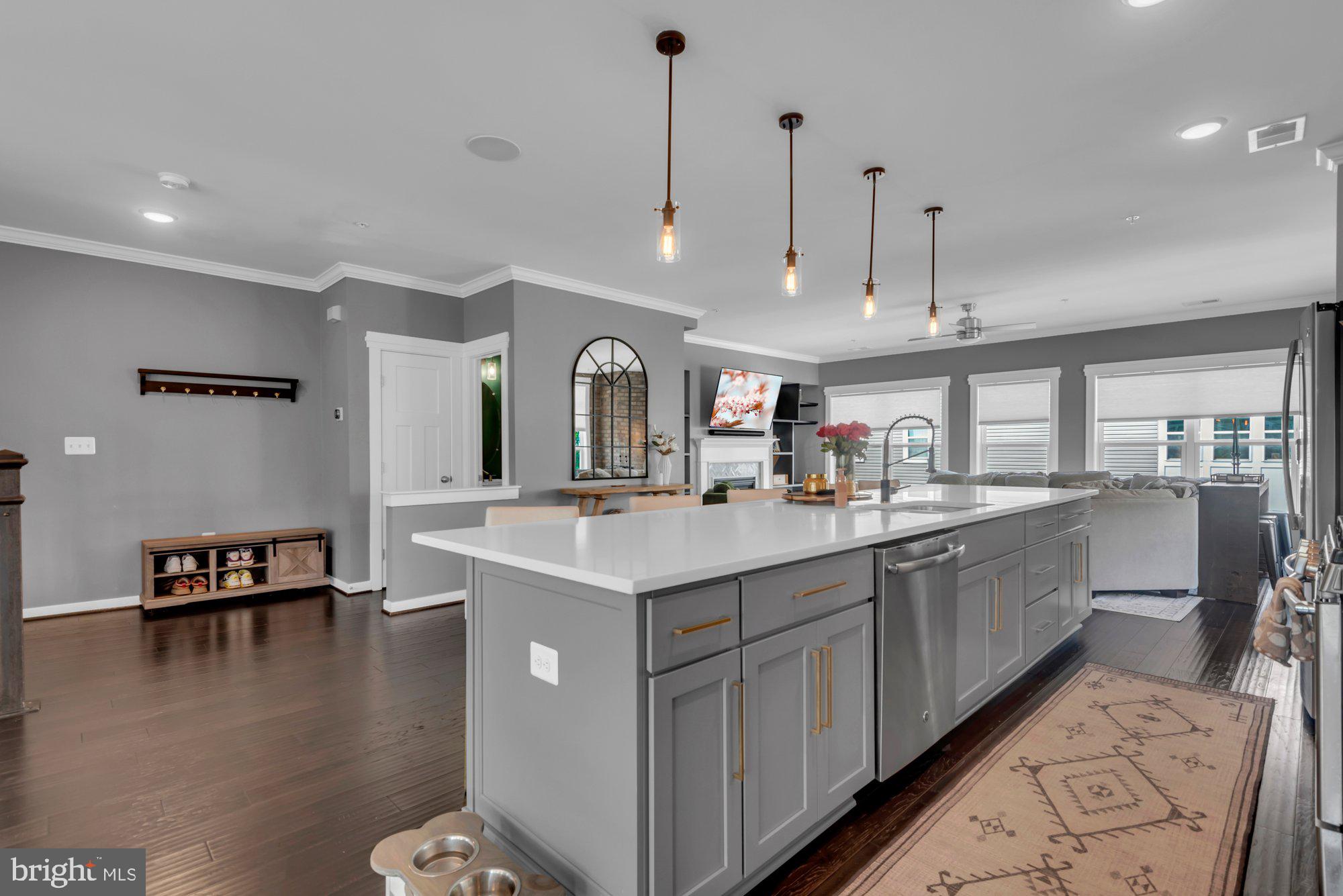 ADMIRALS SQUARE - Residential