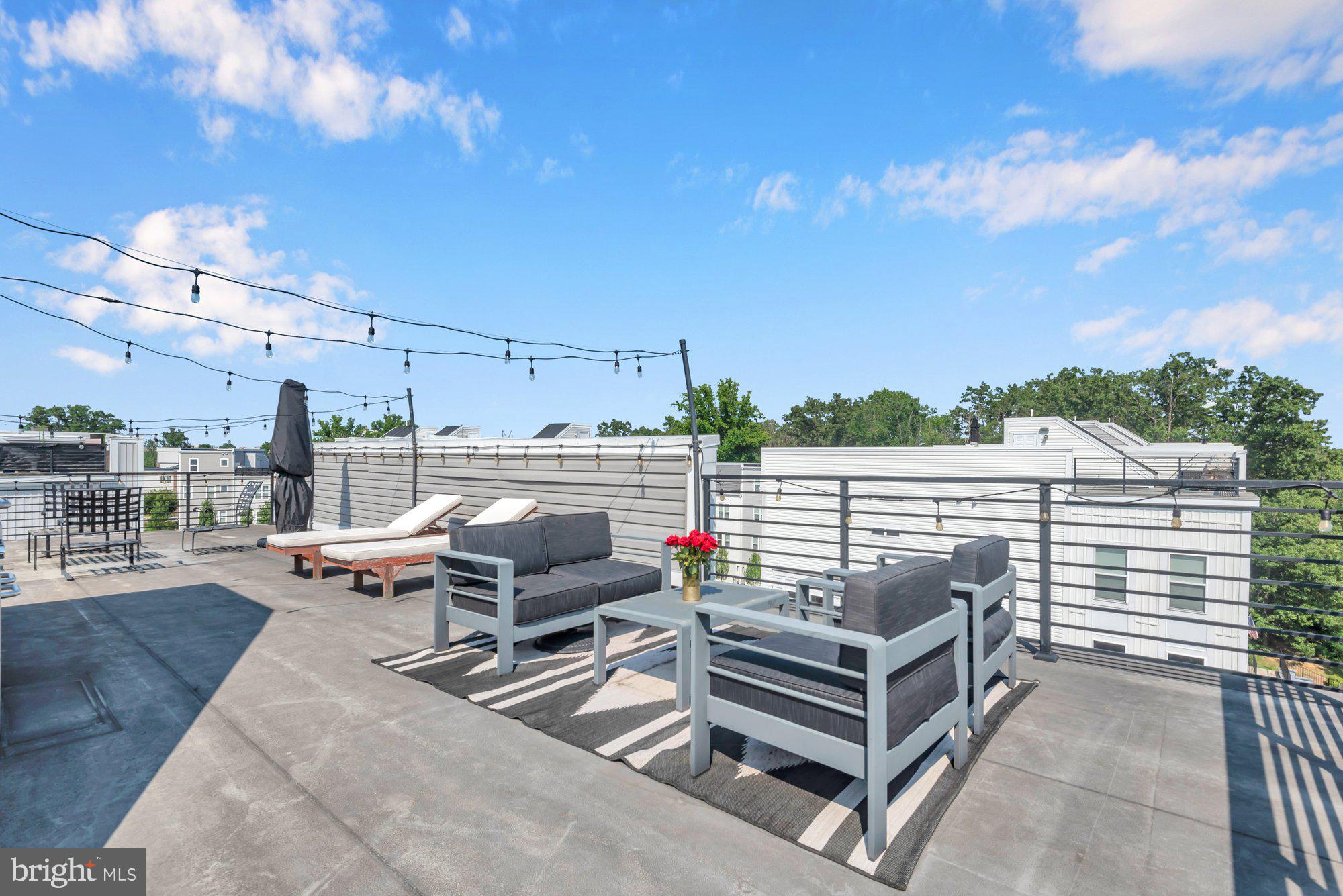 ADMIRALS SQUARE - Residential
