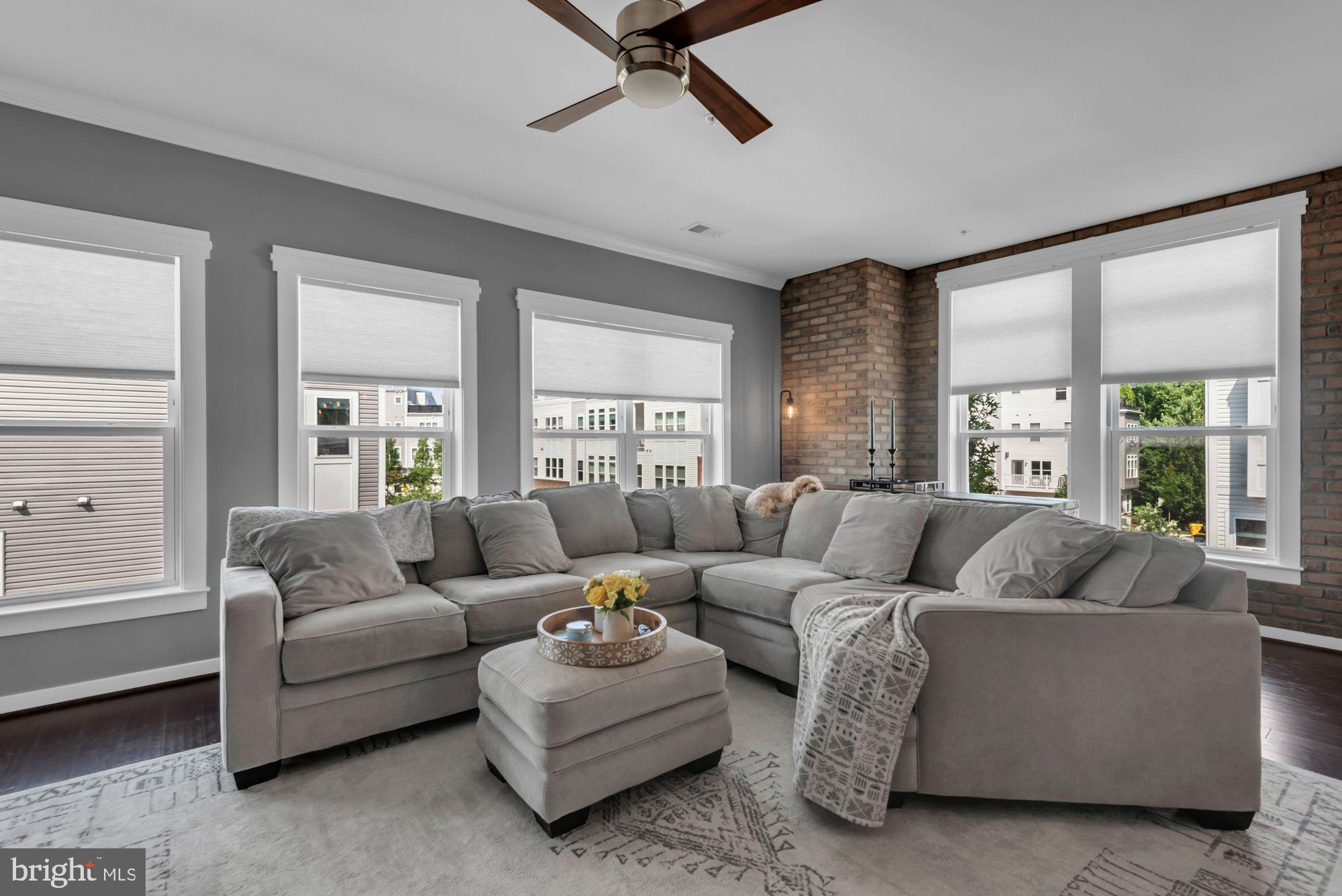 ADMIRALS SQUARE - Residential