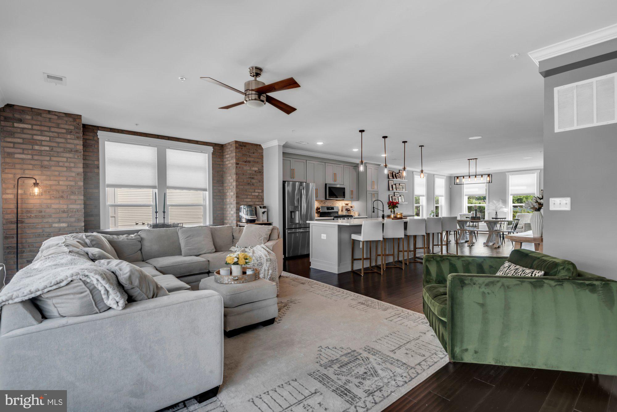 ADMIRALS SQUARE - Residential