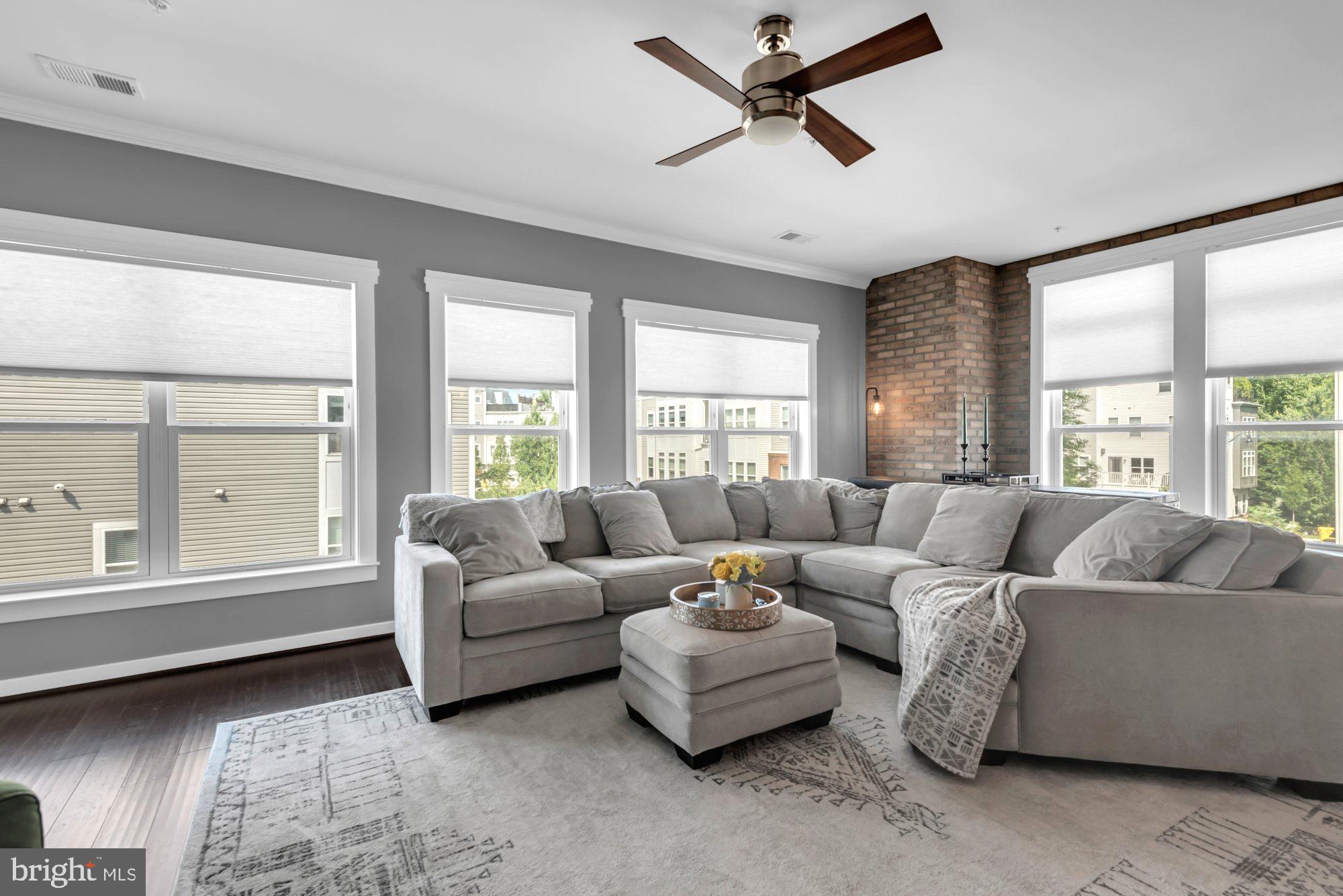 ADMIRALS SQUARE - Residential