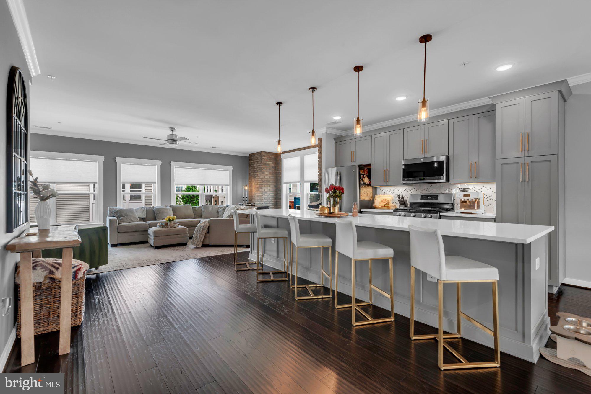 ADMIRALS SQUARE - Residential