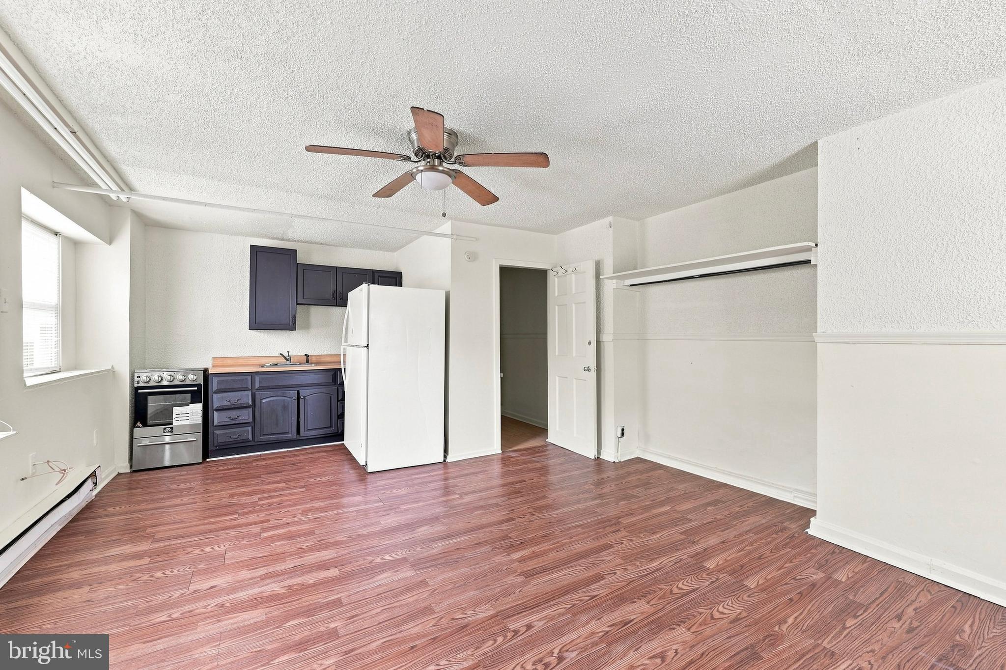 943 MAPLE TERRACE