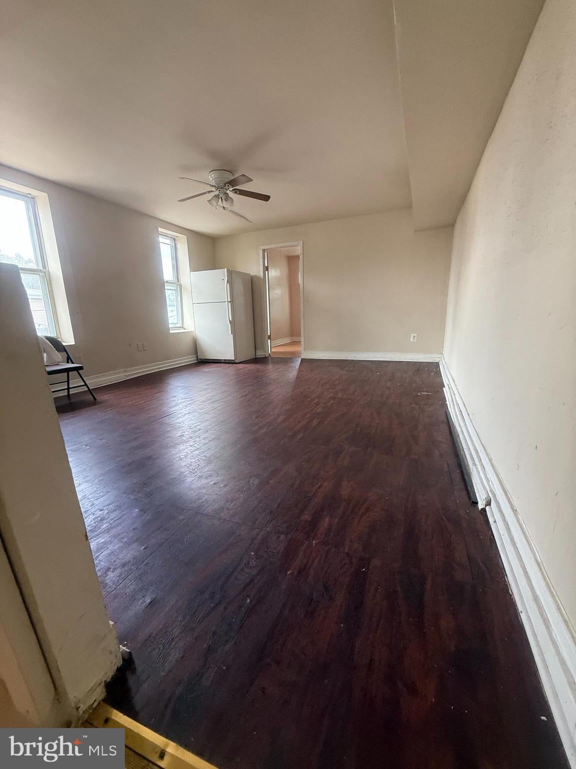 943 MAPLE TERRACE