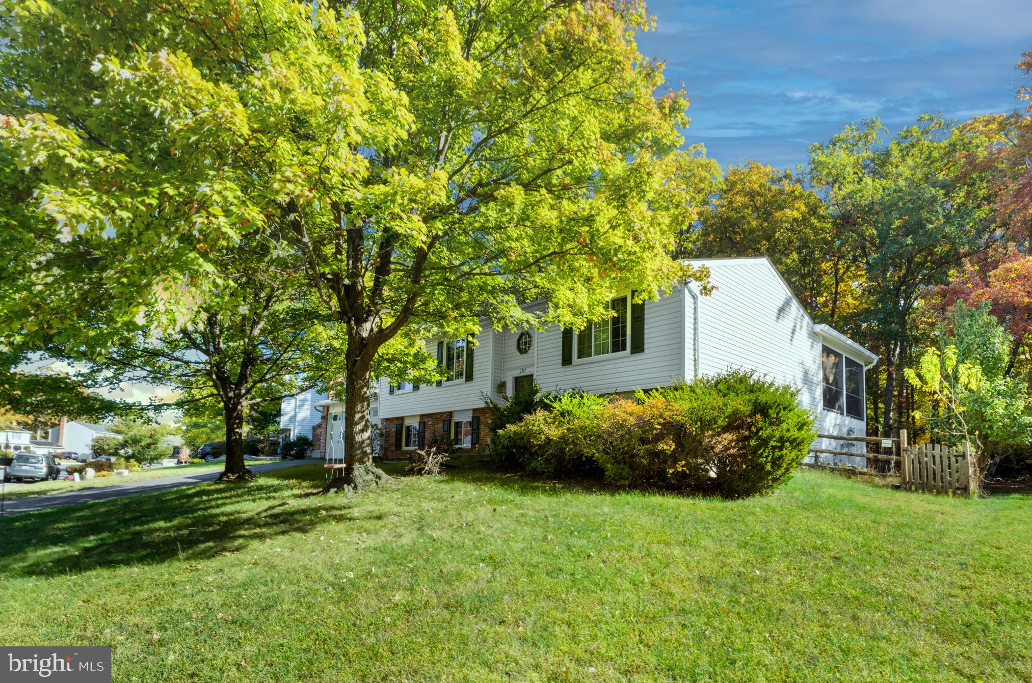 207 SILVERLEAF DRIVE