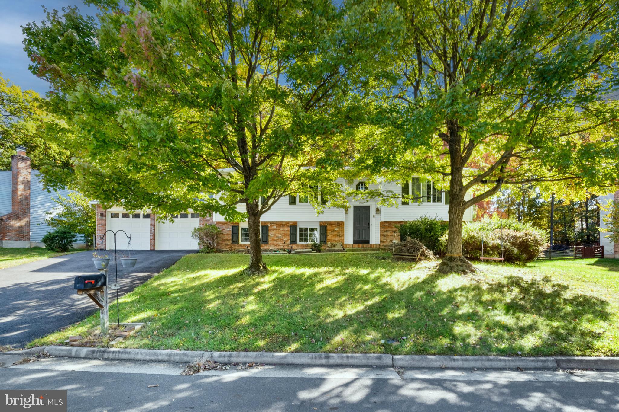 207 SILVERLEAF DRIVE