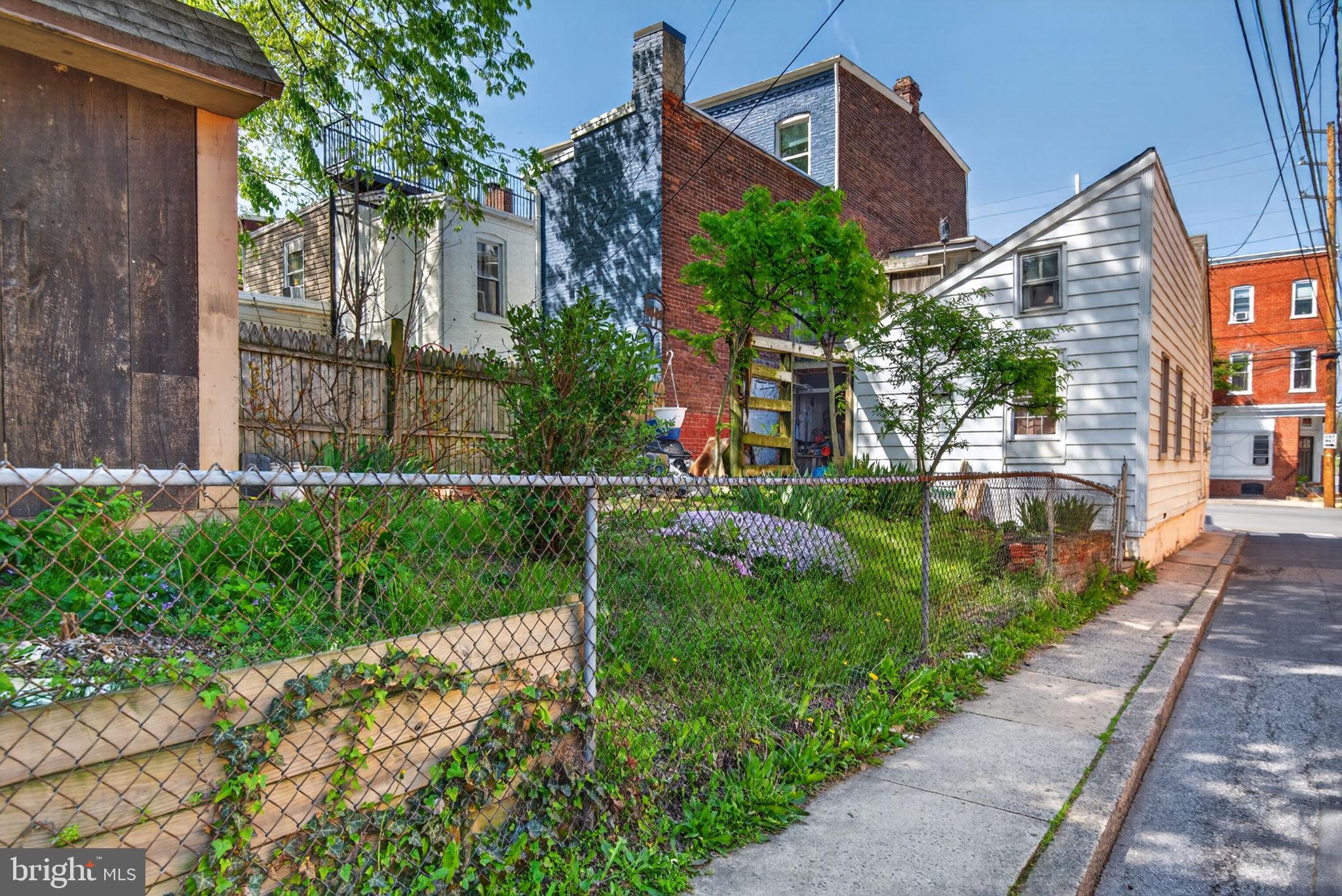 CABBAGE HILL - Residential