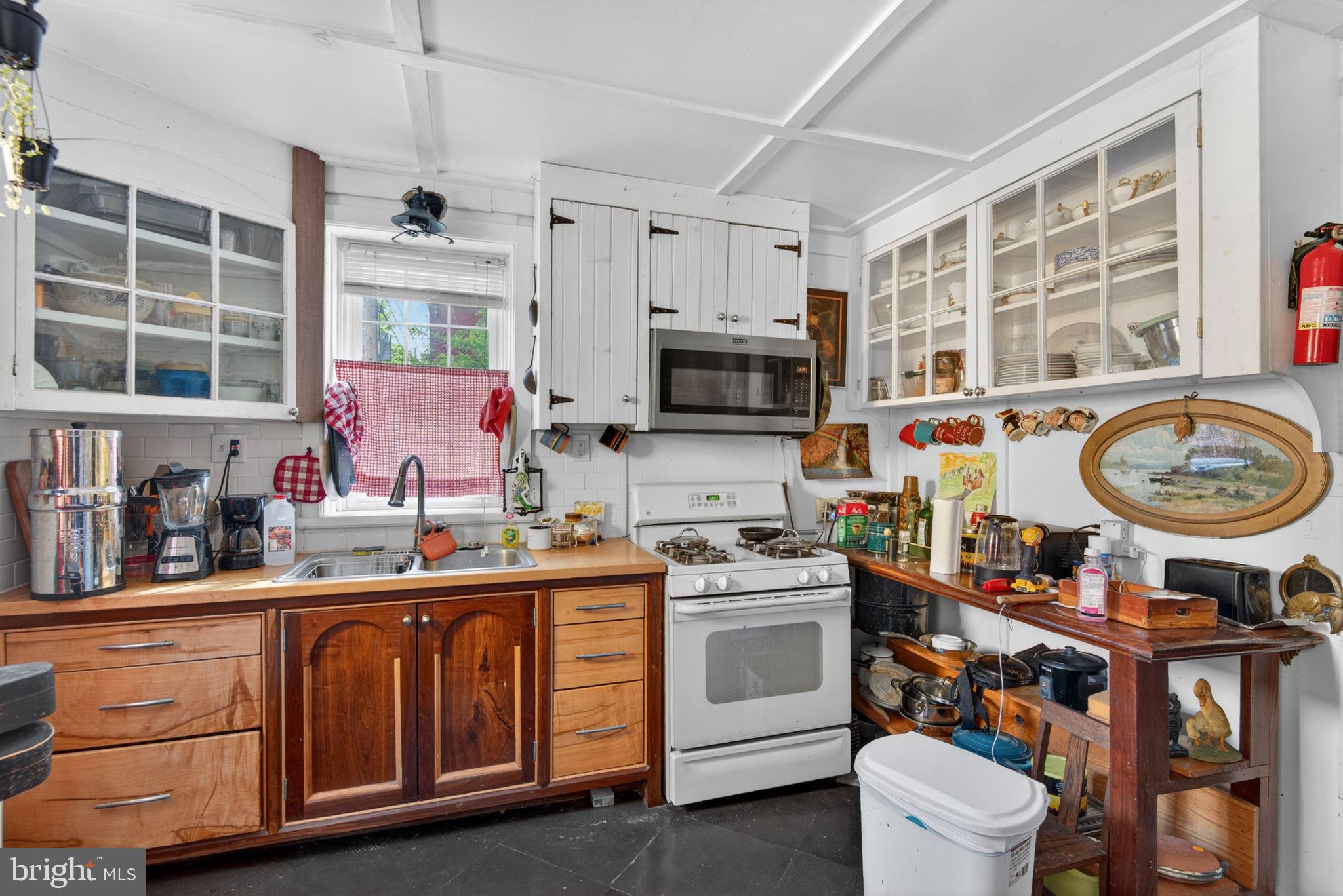 CABBAGE HILL - Residential