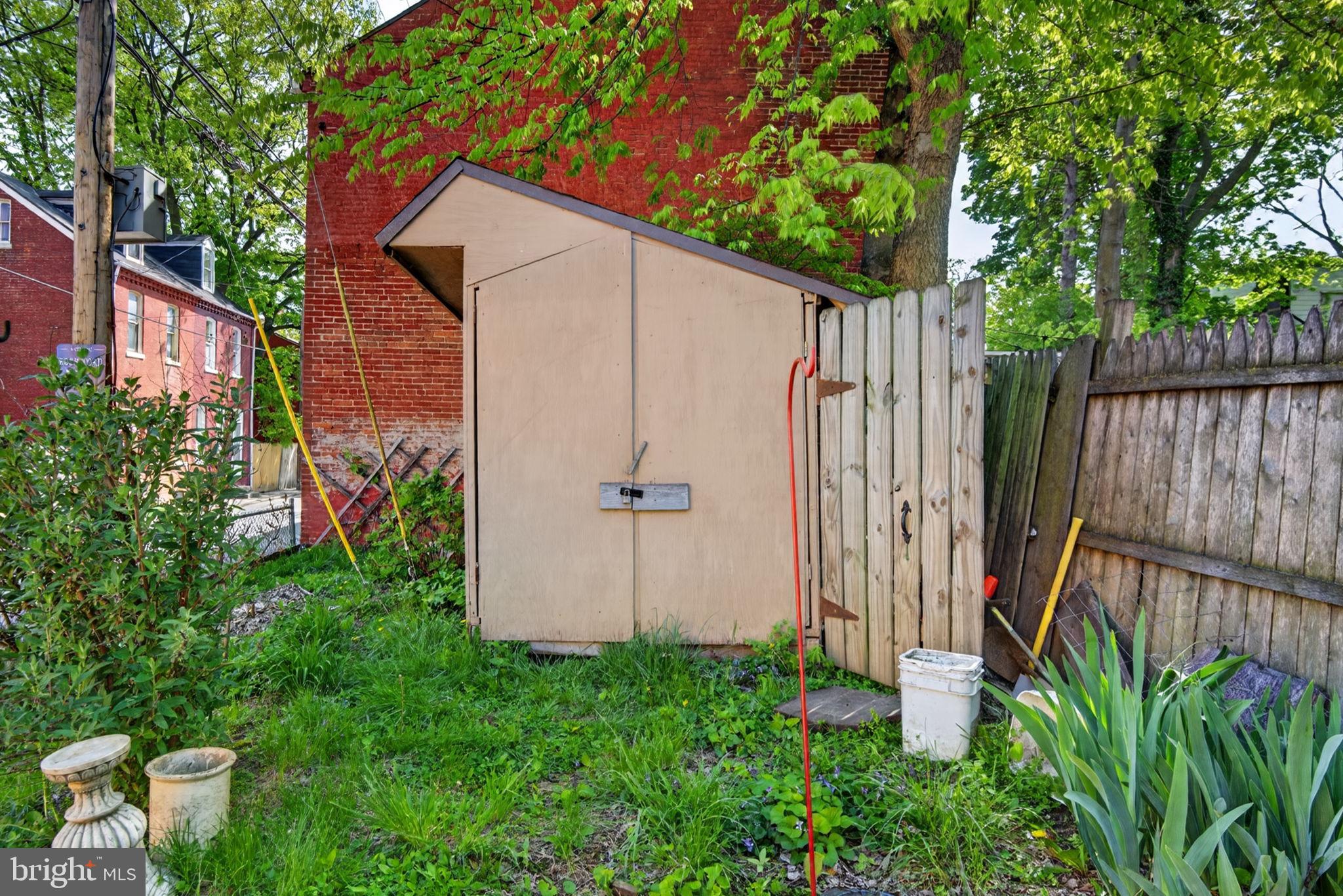 CABBAGE HILL - Residential
