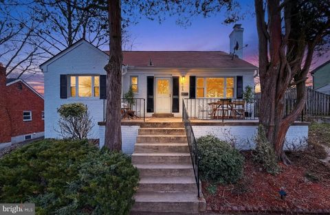 905 N MCKINLEY ROAD ARLINGTON VA 22205