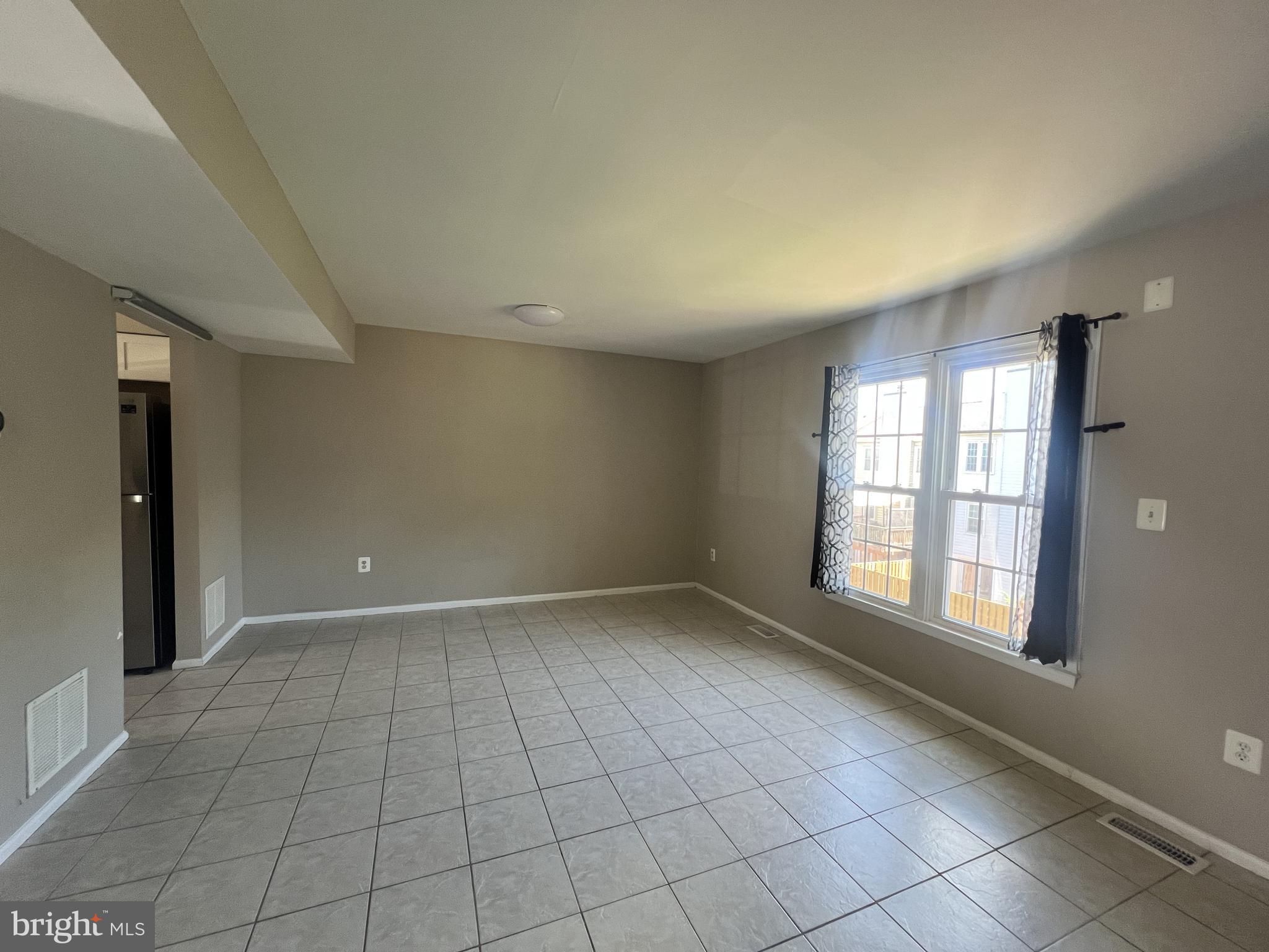 1005 MARSDEN COURT