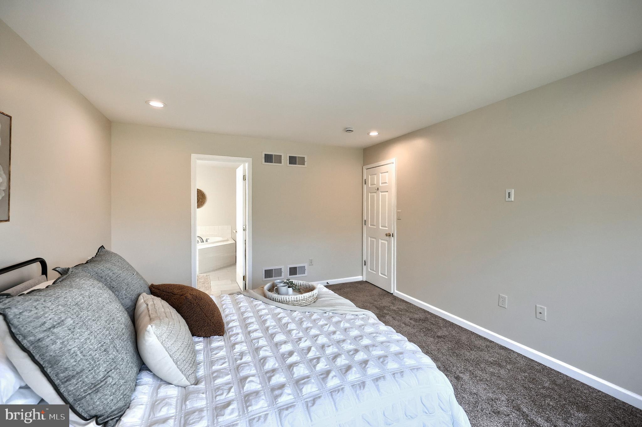 CHATHAM CREEK - Residential