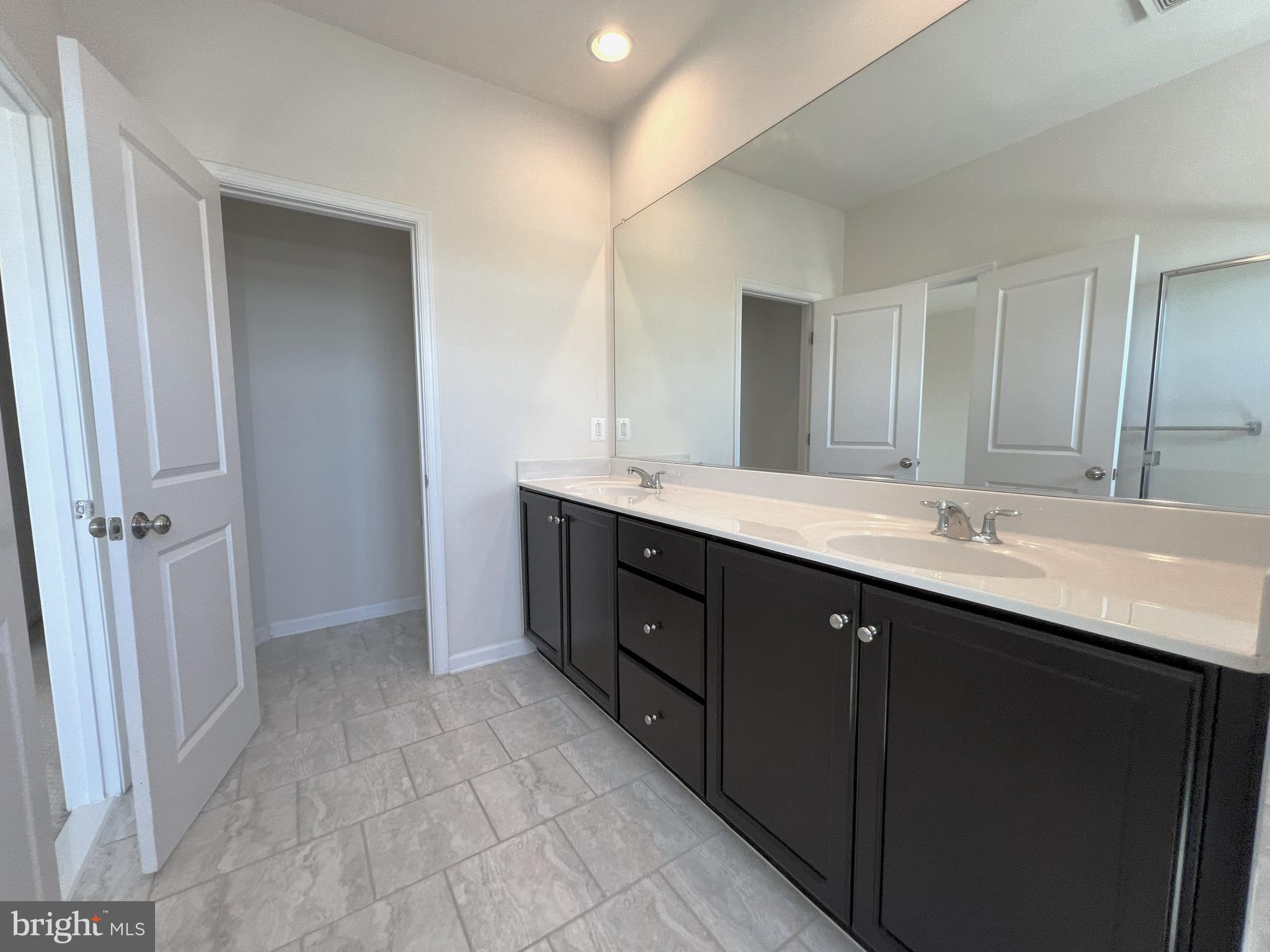 EVERMONT TRACE - Residential Lease