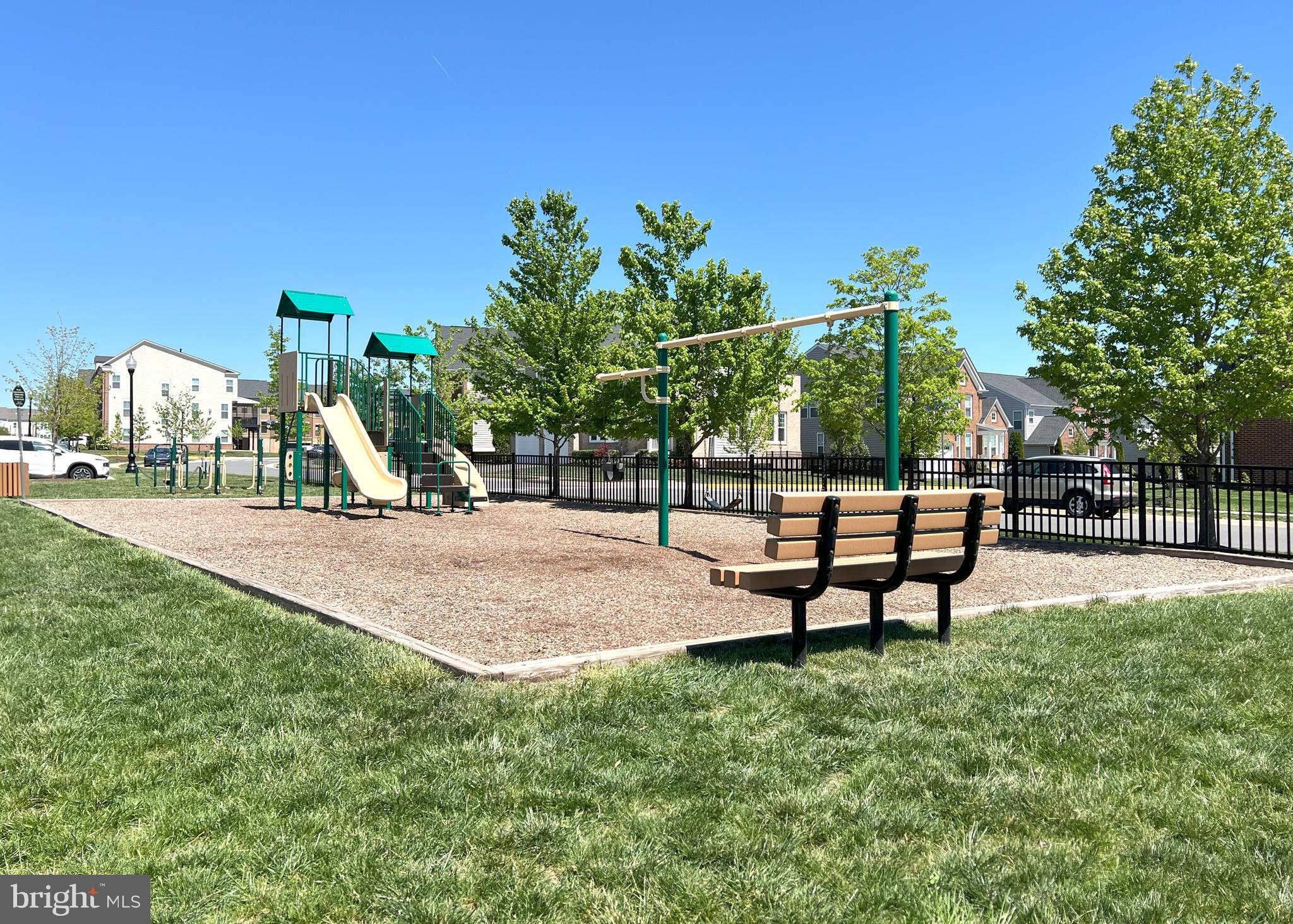 EVERMONT TRACE - Residential Lease