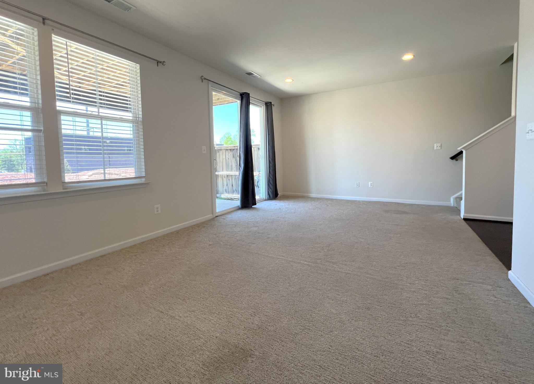 EVERMONT TRACE - Residential Lease