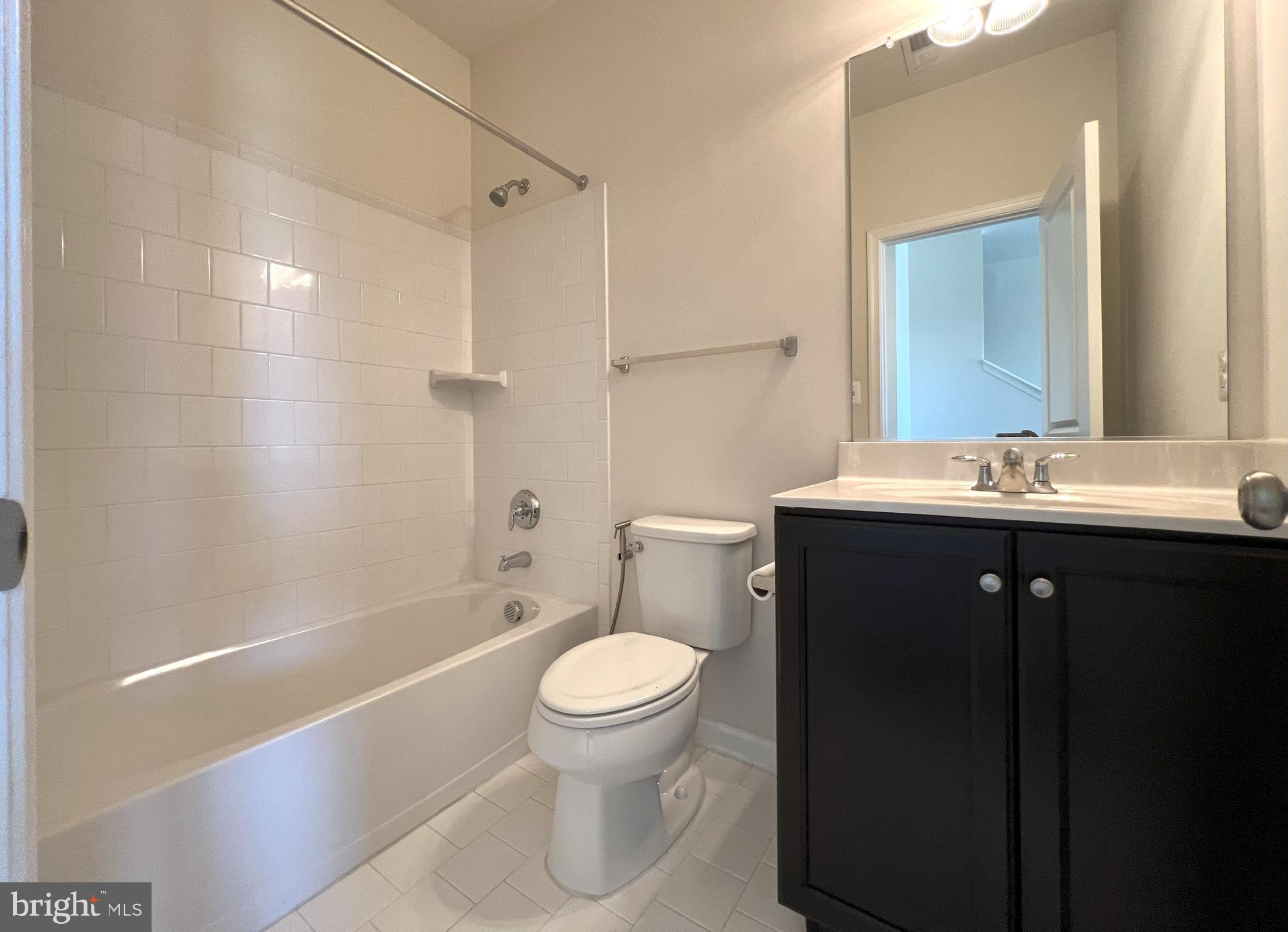 EVERMONT TRACE - Residential Lease