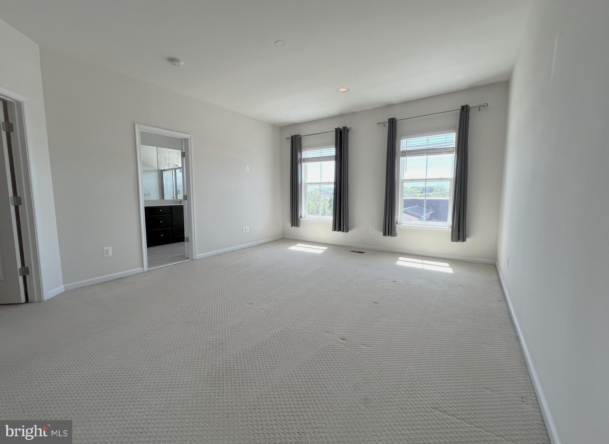 EVERMONT TRACE - Residential Lease