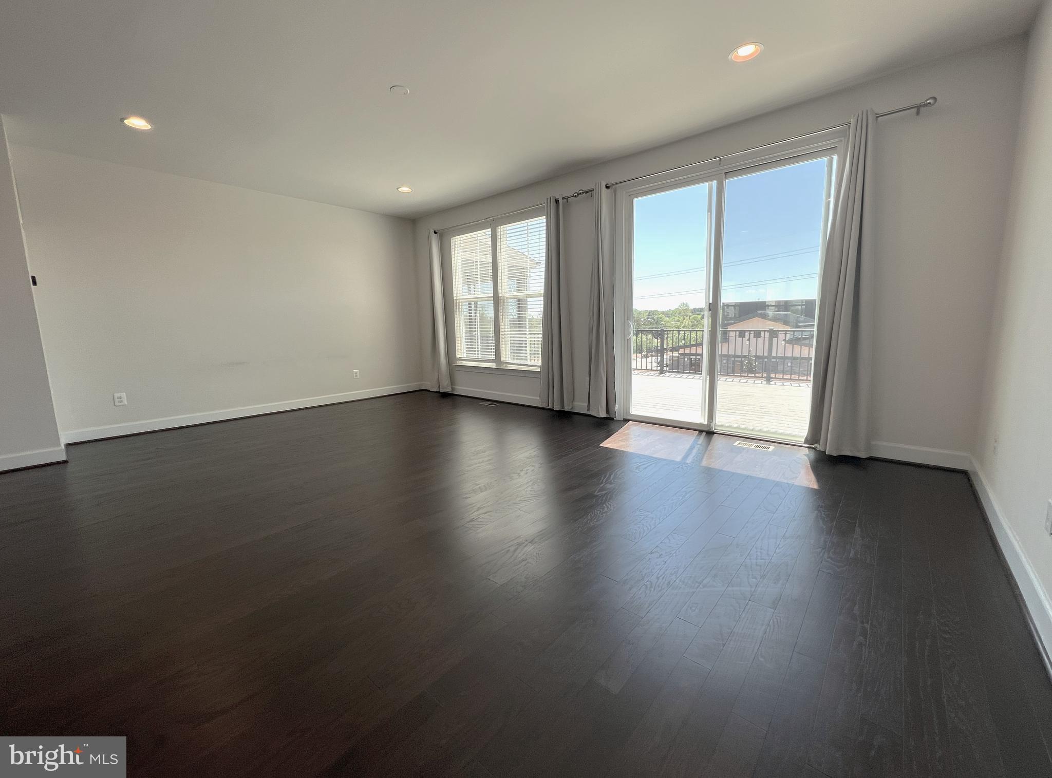 EVERMONT TRACE - Residential Lease