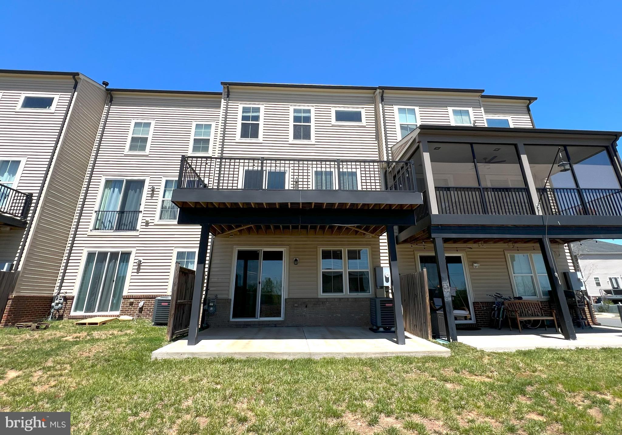 EVERMONT TRACE - Residential Lease