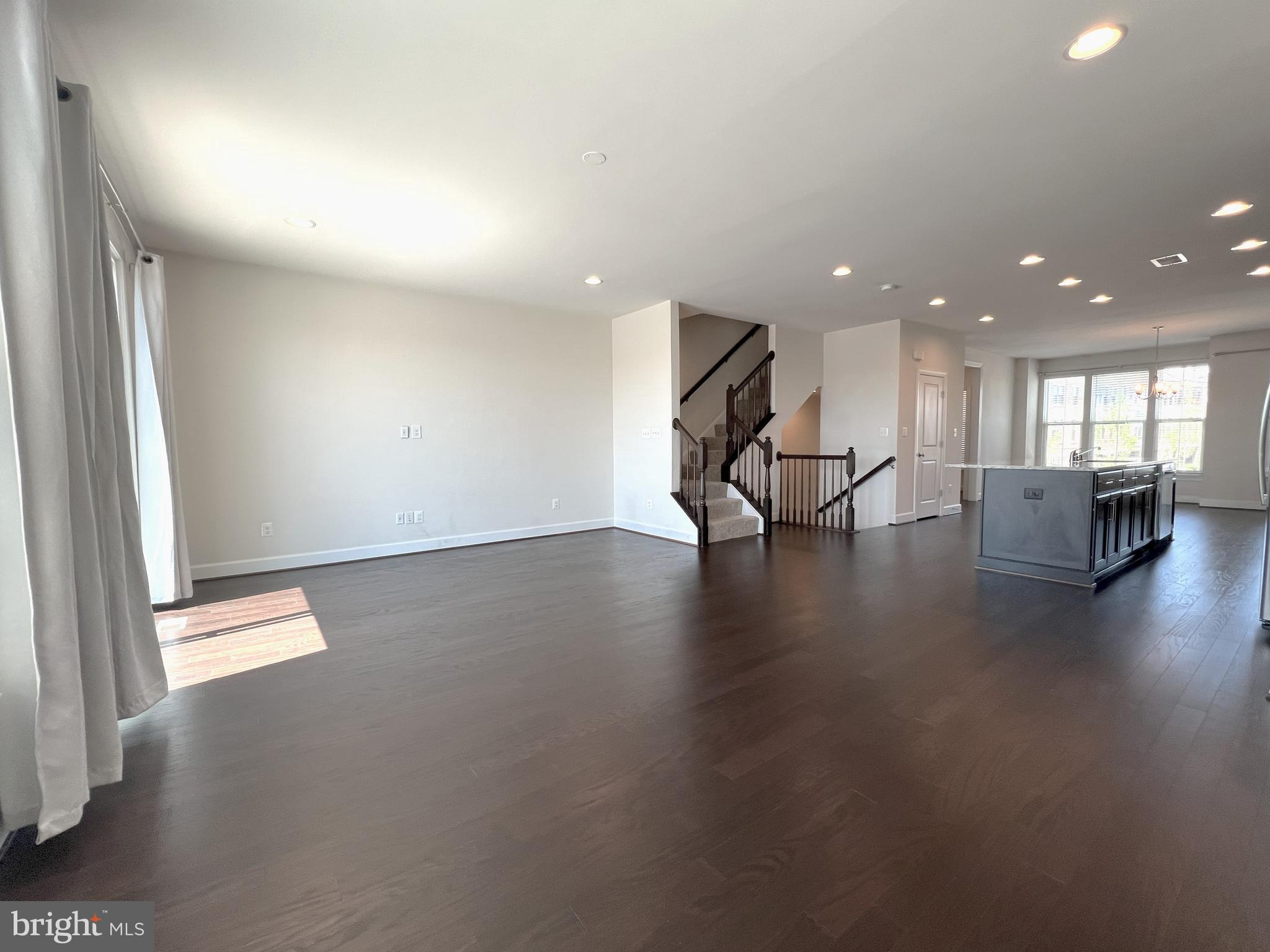 EVERMONT TRACE - Residential Lease