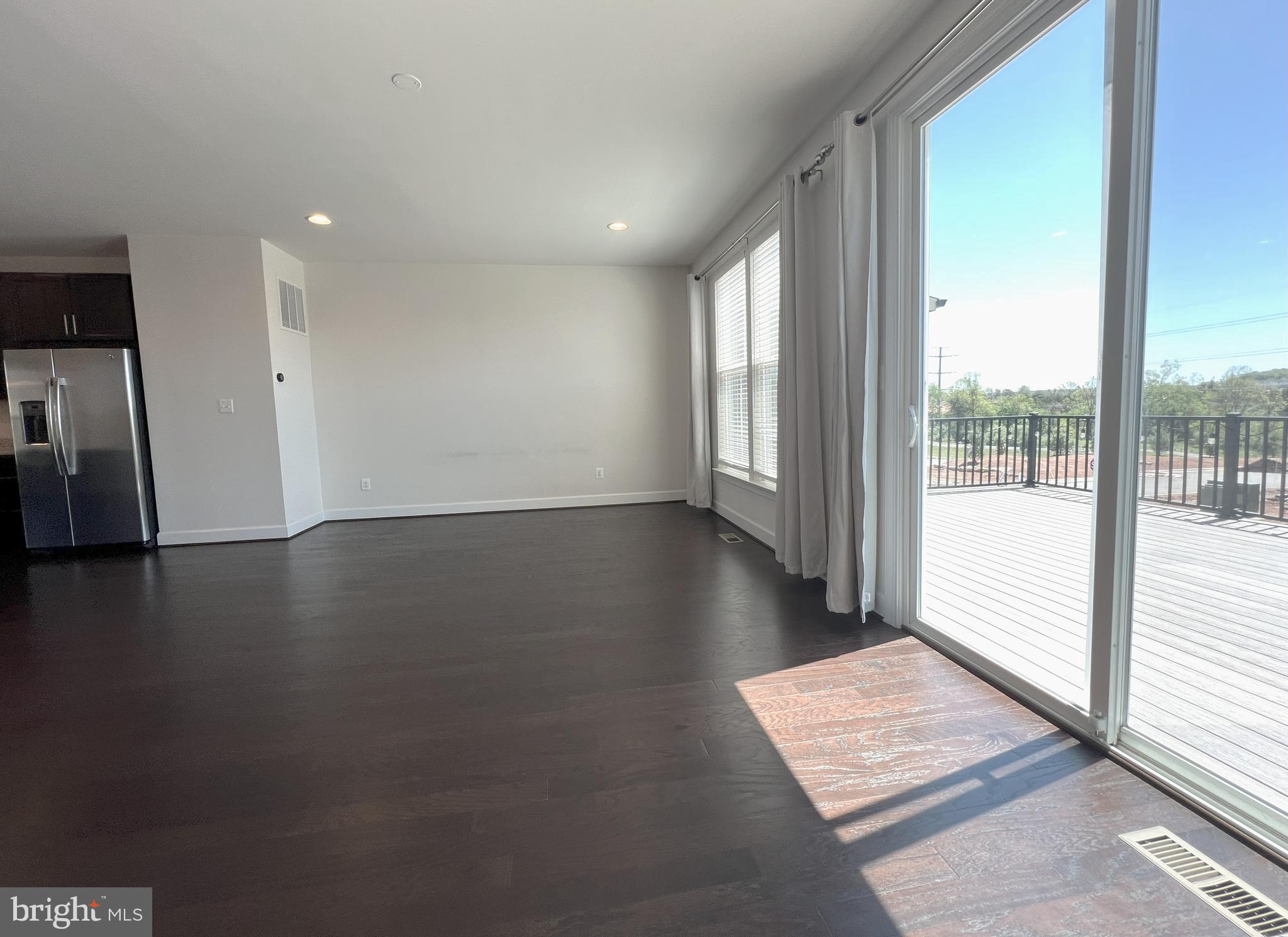 EVERMONT TRACE - Residential Lease