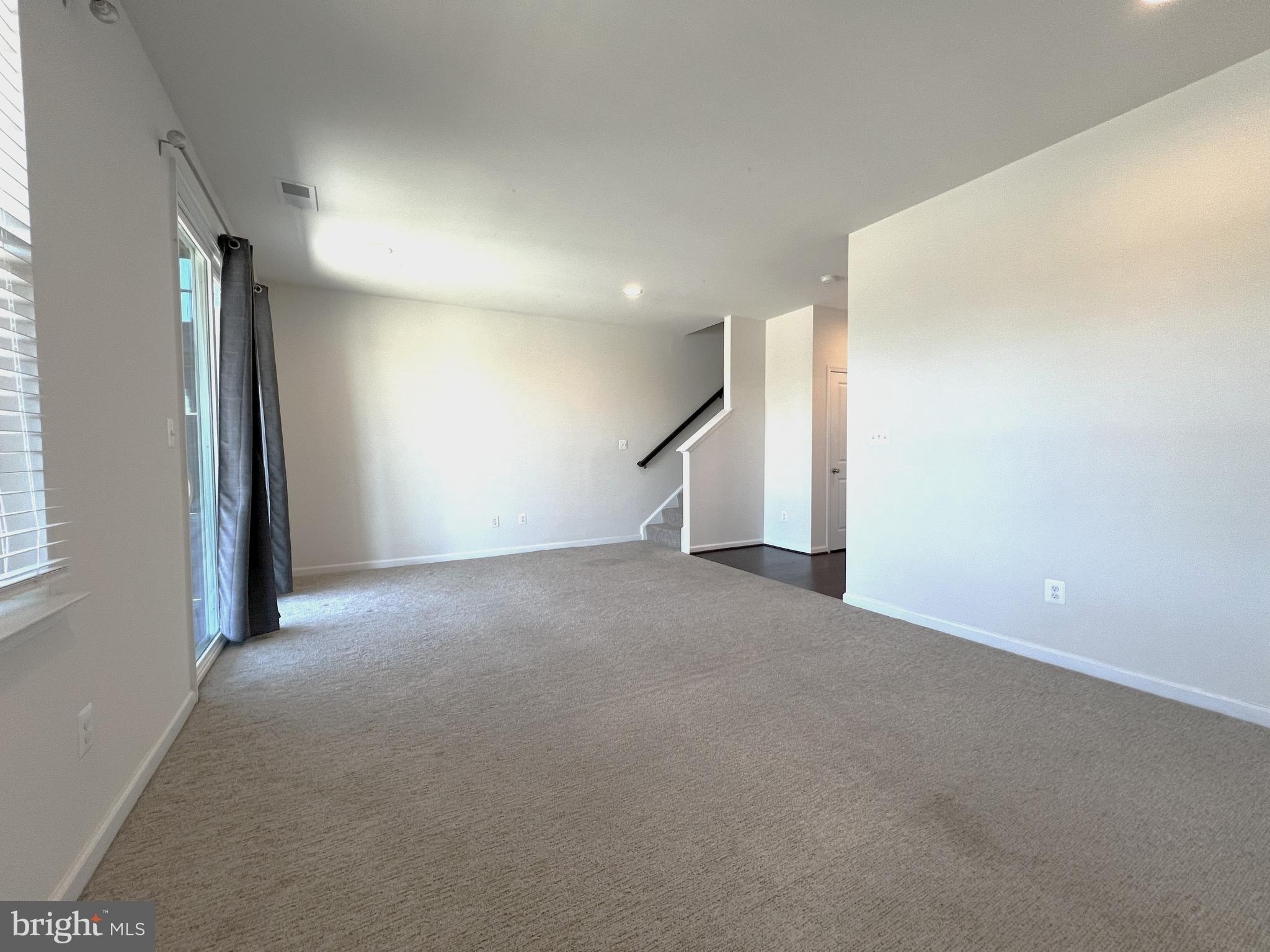 EVERMONT TRACE - Residential Lease