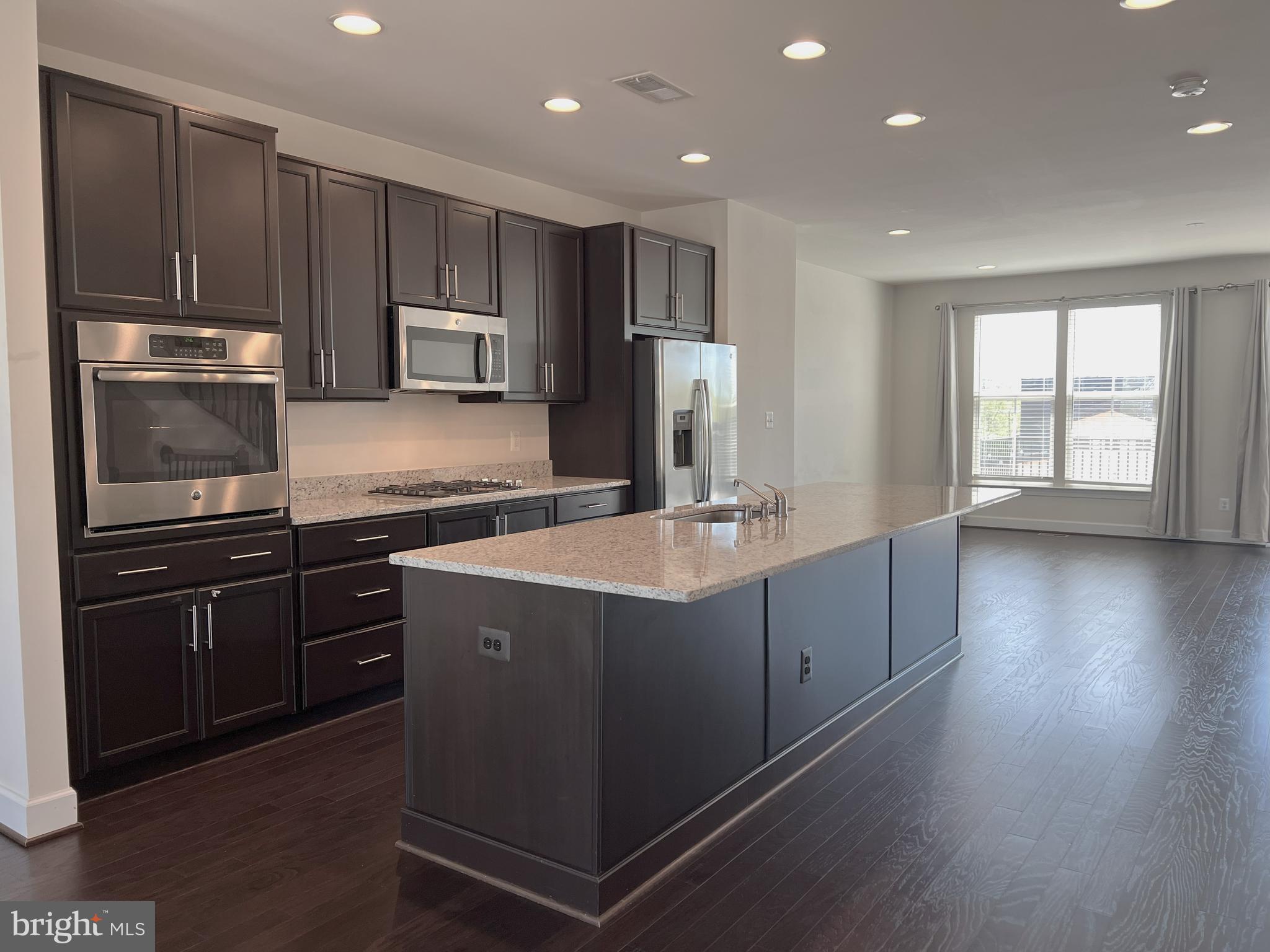 EVERMONT TRACE - Residential Lease