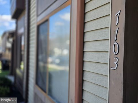 Townhouse For Sale - 7103 Split Rail Lane<br/> LAUREL, MD 20707