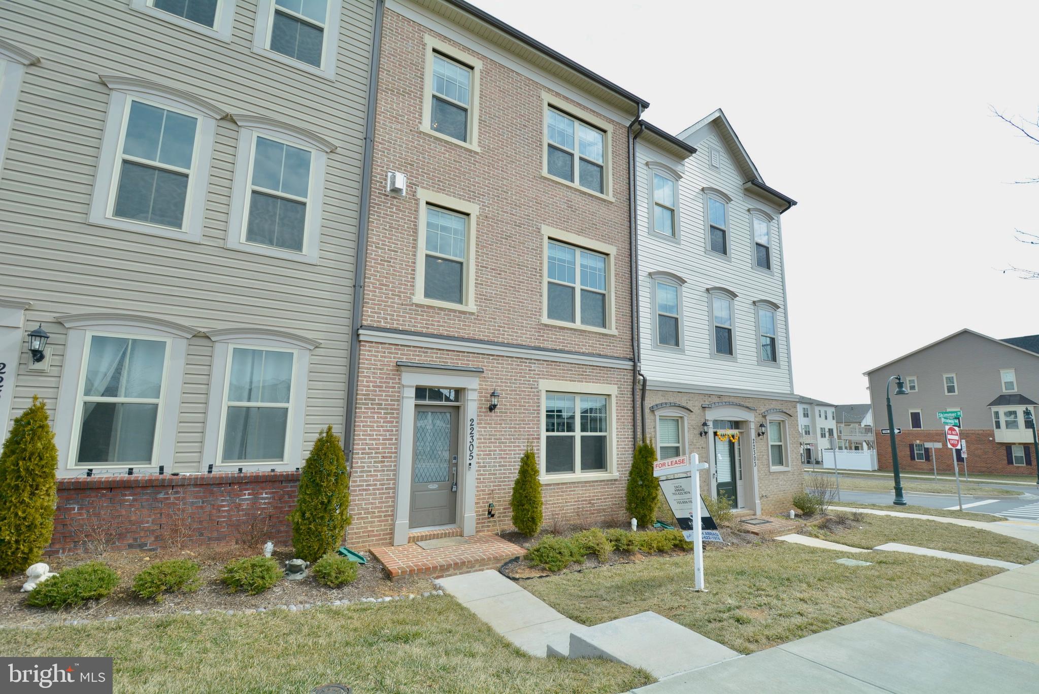 22305 BROADWAY AVENUE