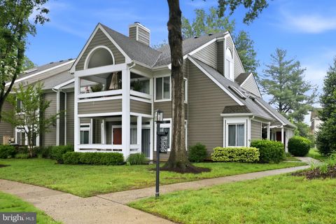 Photo of 12212 Ft Buffalo Circle #533, FAIRFAX, VA 22033 (MLS # VAFX2315498)